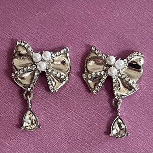 NEW Bow post earrings, silver with pearls and hanging crystal